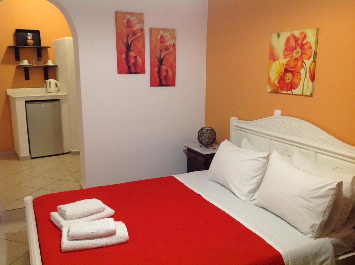 Pansion Zaharoula Hotel Fíra Kültér fotó
