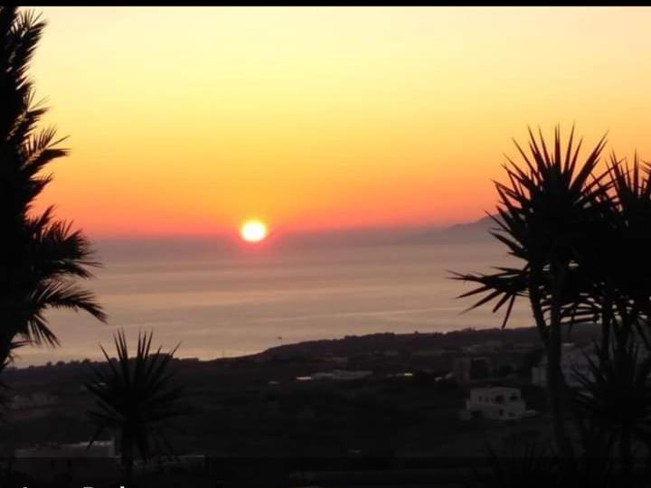Pansion Zaharoula Hotel Fíra Kültér fotó