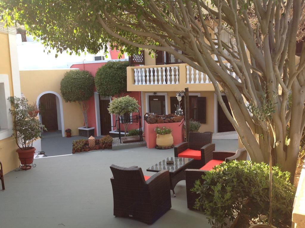 Pansion Zaharoula Hotel Fíra Kültér fotó