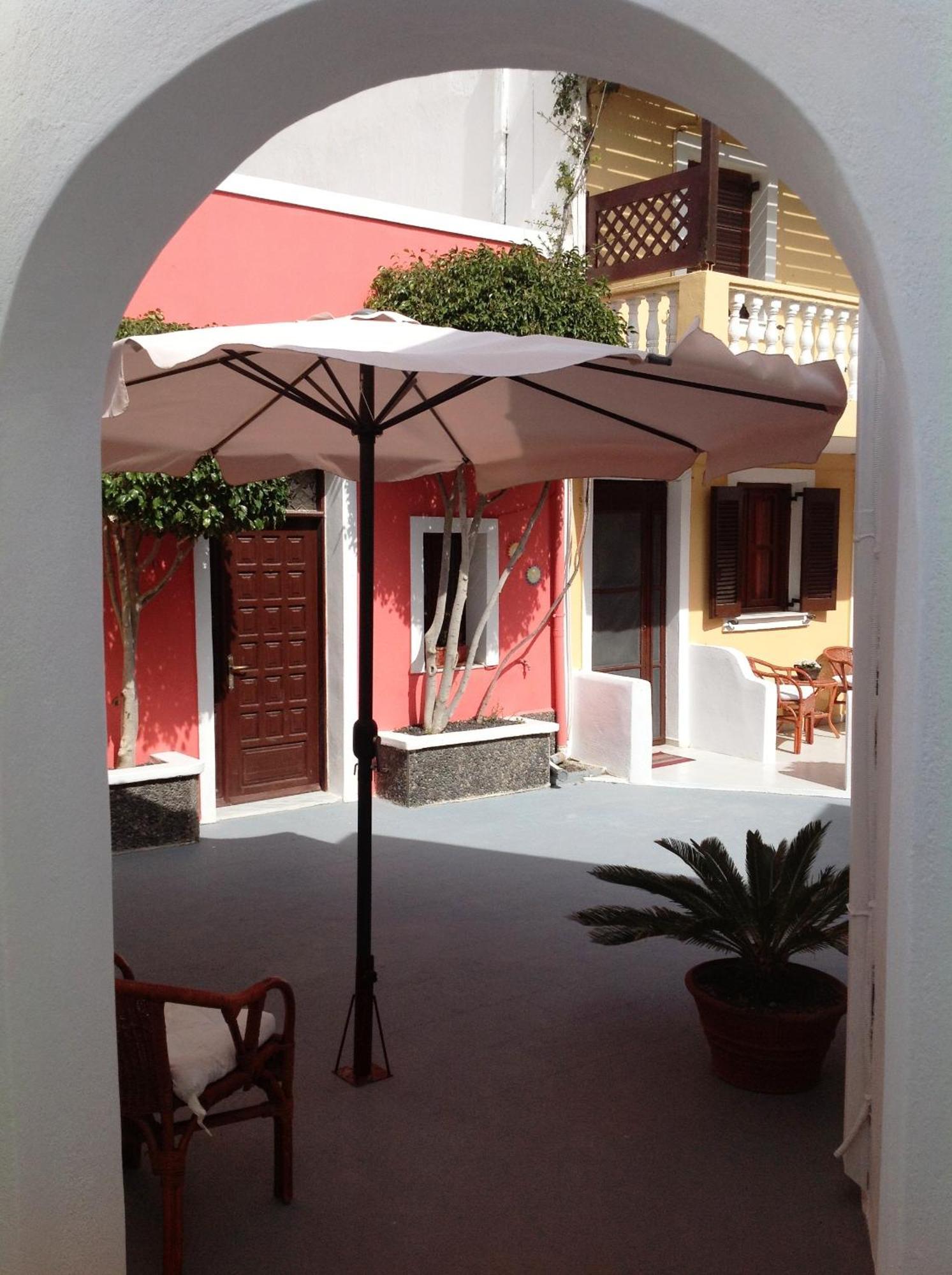 Pansion Zaharoula Hotel Fíra Kültér fotó