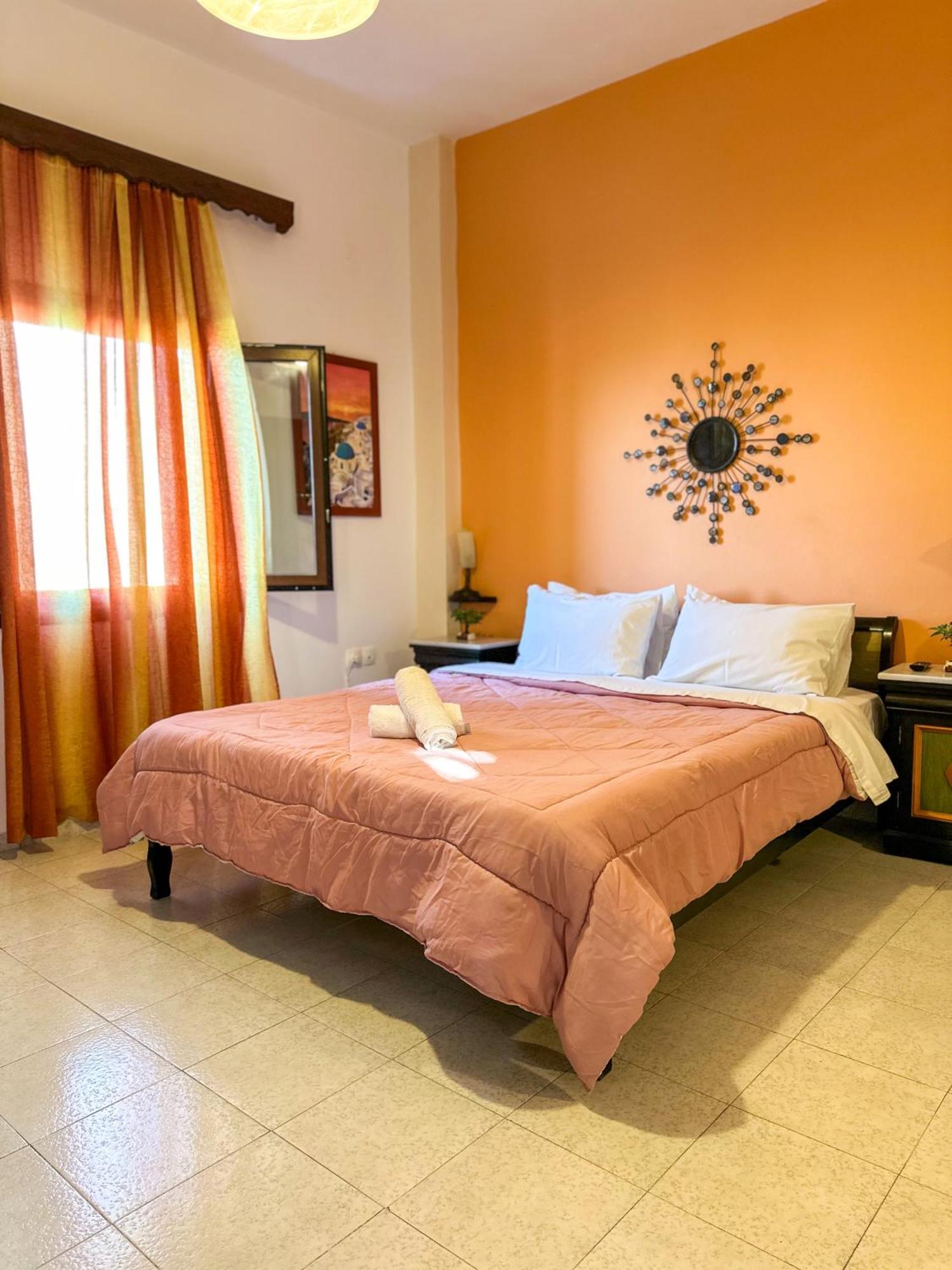Pansion Zaharoula Hotel Fíra Kültér fotó