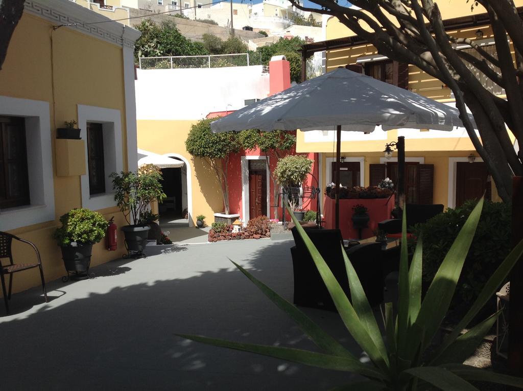 Pansion Zaharoula Hotel Fíra Kültér fotó
