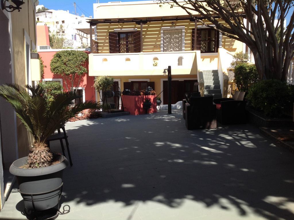 Pansion Zaharoula Hotel Fíra Kültér fotó