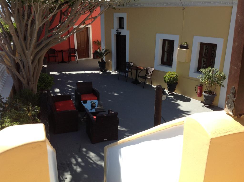 Pansion Zaharoula Hotel Fíra Kültér fotó