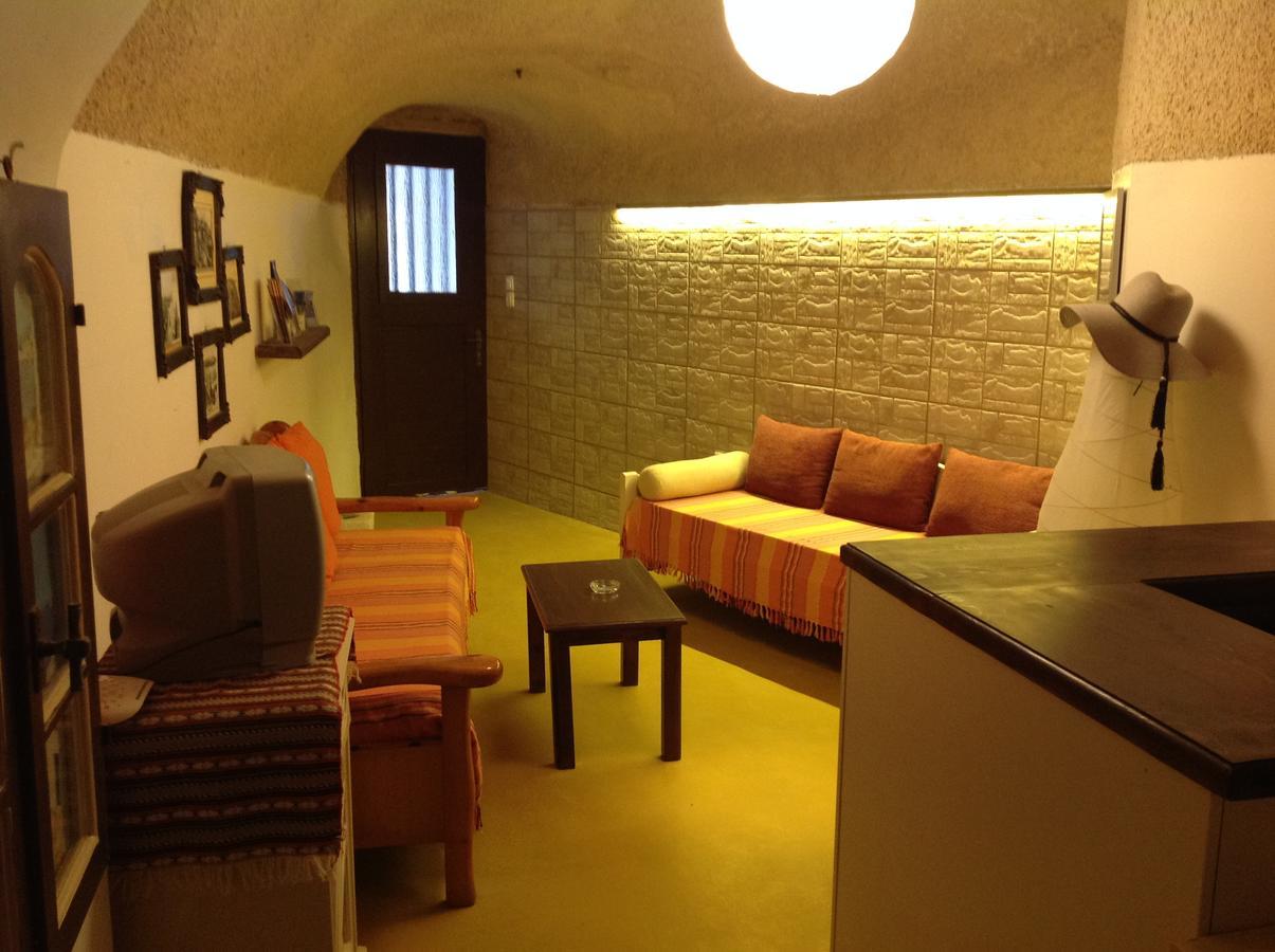 Pansion Zaharoula Hotel Fíra Kültér fotó