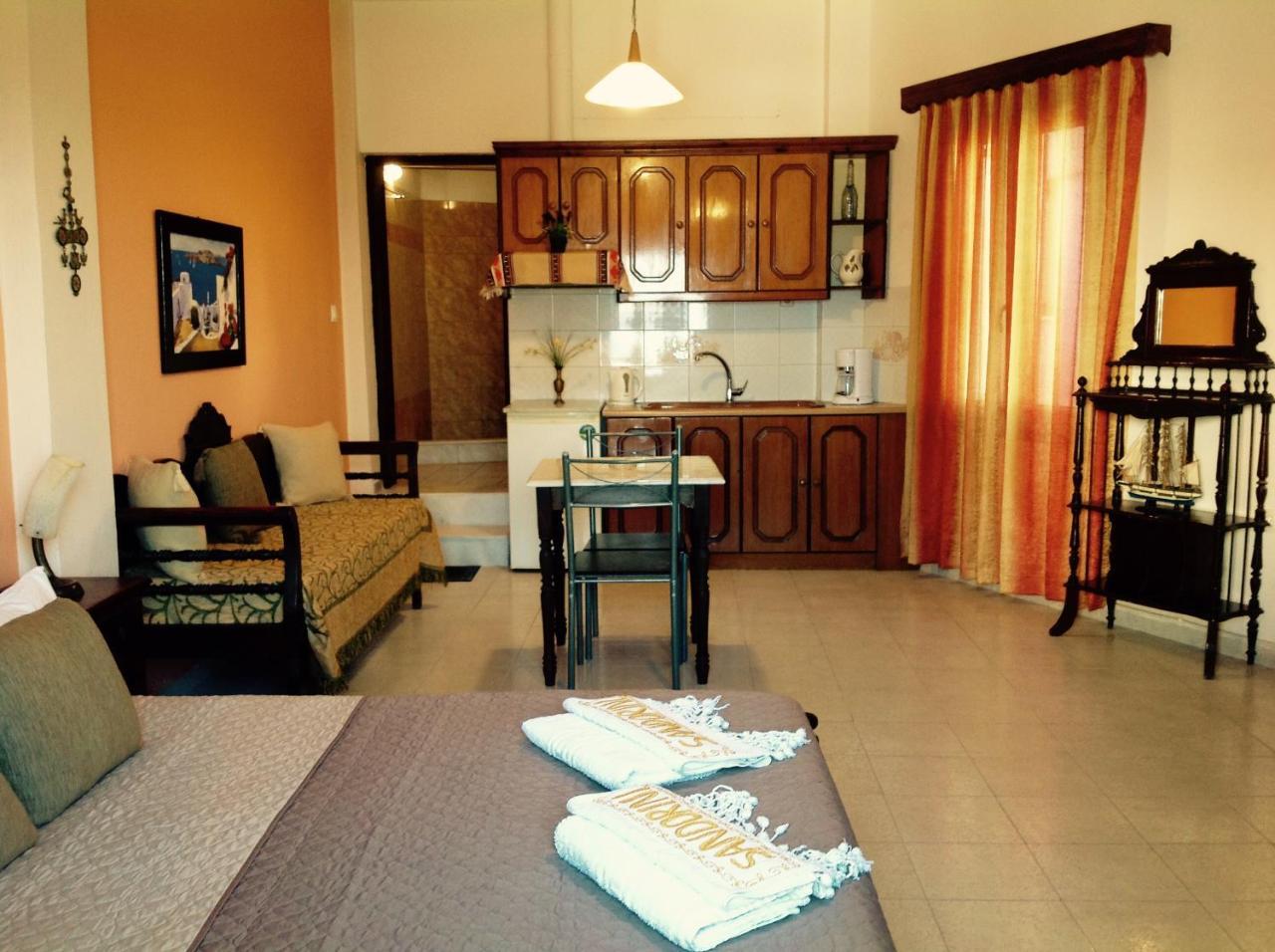 Pansion Zaharoula Hotel Fíra Kültér fotó
