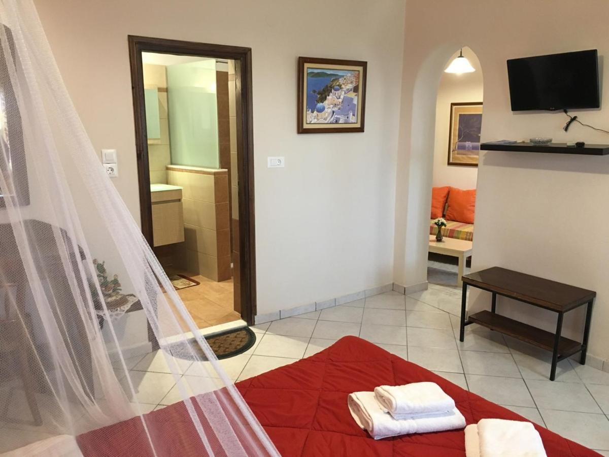 Pansion Zaharoula Hotel Fíra Kültér fotó